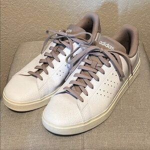 Mens Adidas Advantage 2.0, size 10.5